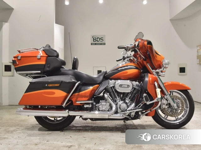 Проданный Harley-Davidson Electra Glide FLHTCUSE1800 CVO 2013 из Японии, фото 2