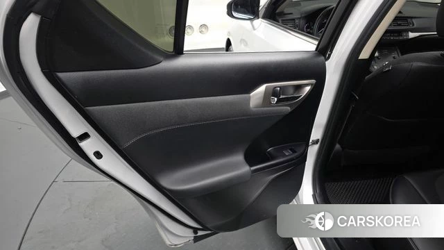 Lexus CT200h id 4751314 из Кореи 17