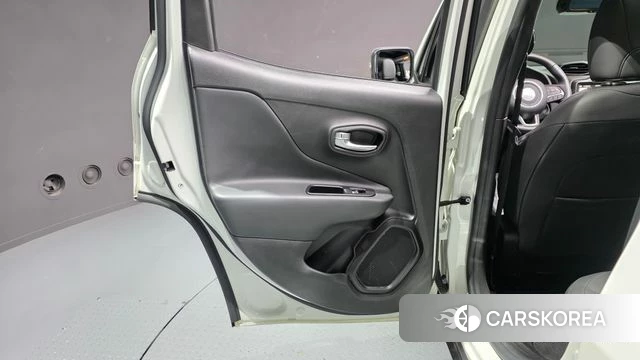 Jeep Renegade id 4536120 из Кореи 17