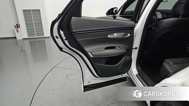Genesis GV70 id 4353906 из Кореи 17