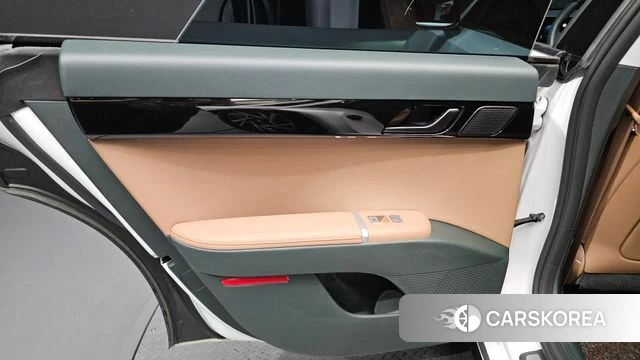 Hyundai Grandeur Hybrid (GN7) id 4248825 из Кореи 17