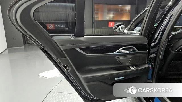 BMW 7 Series (G11) id 4269530 из Кореи 17