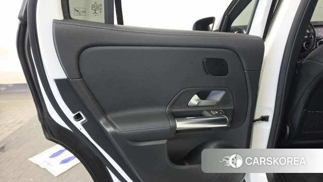 Mercedes-Benz EQA H243 id 4763801 из Кореи 17