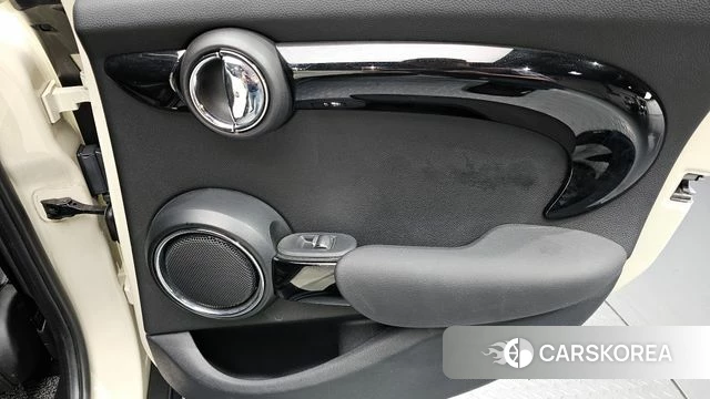 Mini Cooper S id 4578025 из Кореи 17