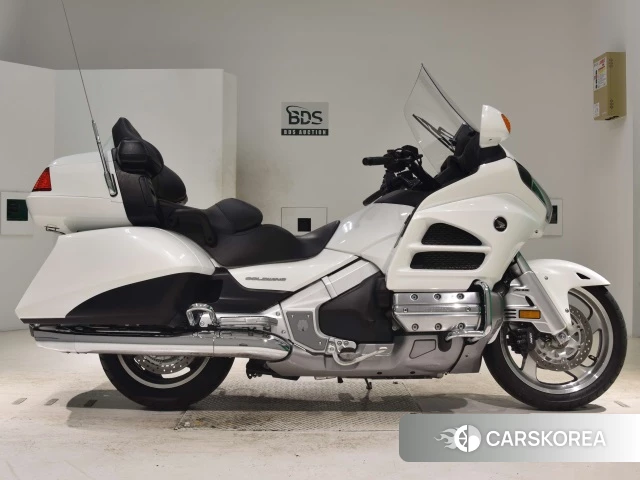 Проданный Honda GL1800 AIR NAVI 2012 из Японии