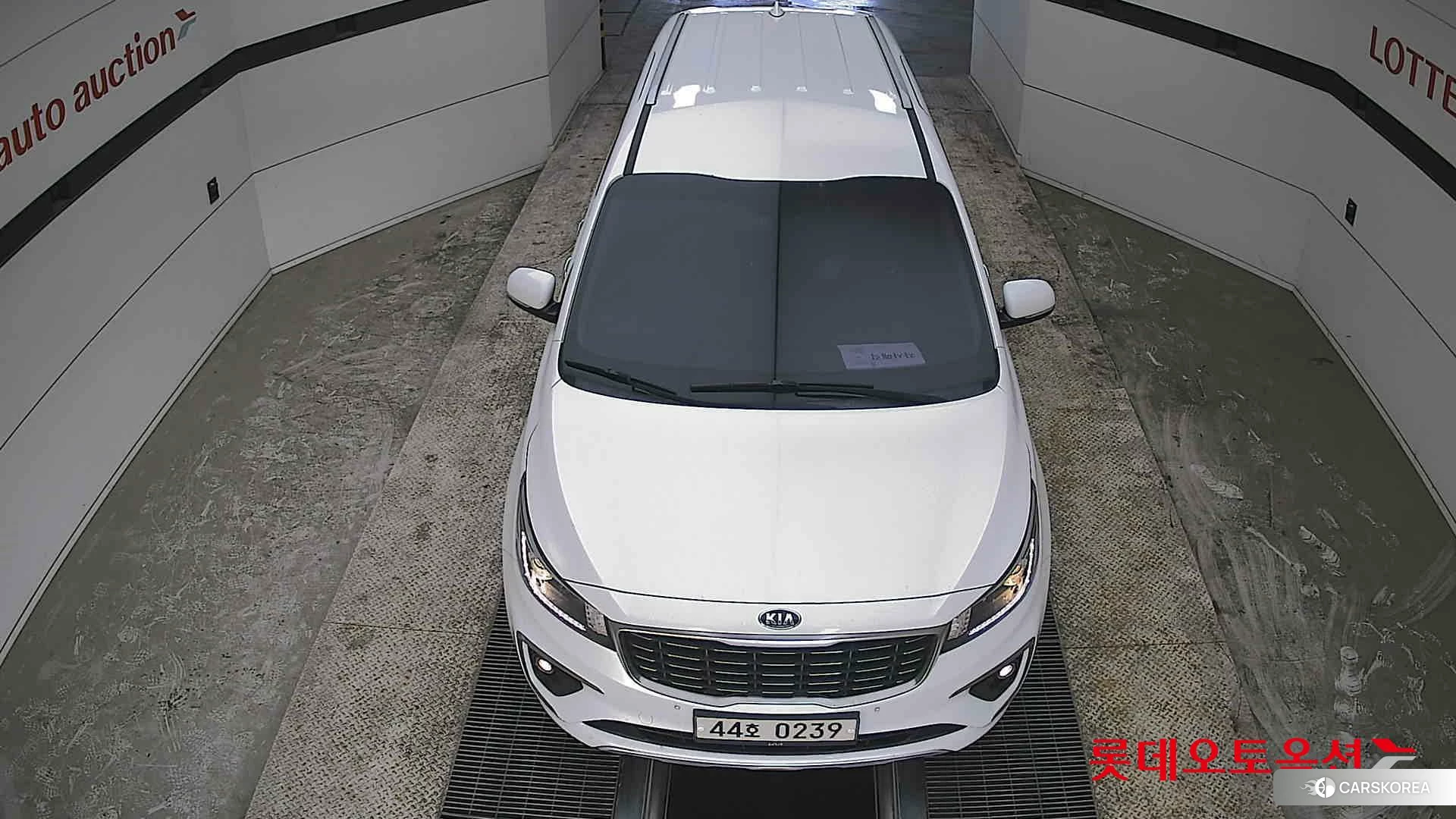 Kia Carnival id 3888409 из Кореи 17