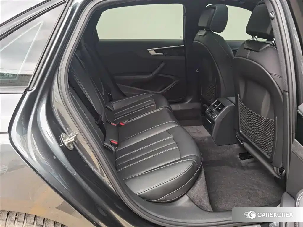 Audi A4L id 4514301 из Китая 17