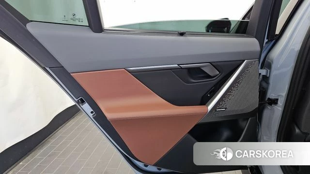 BMW 5 Series (G60) id 4892643 из Кореи 17