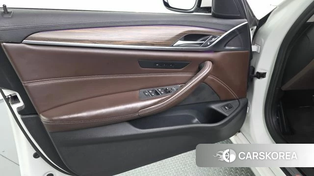 BMW 5 Series (G30) id 4765298 из Кореи 17