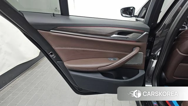 BMW 5 Series (G30) id 4284400 из Кореи 17