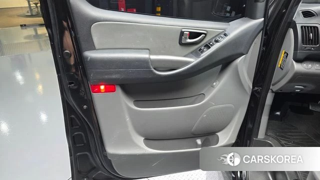 Hyundai The New Grand Starex id 4482378 из Кореи 17