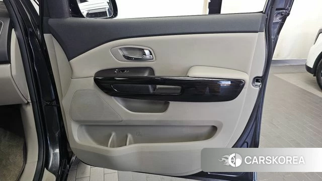 Kia The New Carnival id 4924017 из Кореи 17