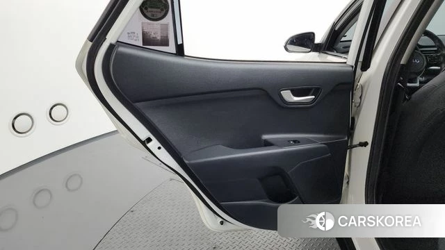 Kia Stonic id 4397508 из Кореи 17
