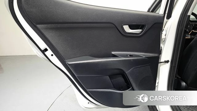 Kia Stonic id 4543218 из Кореи 17