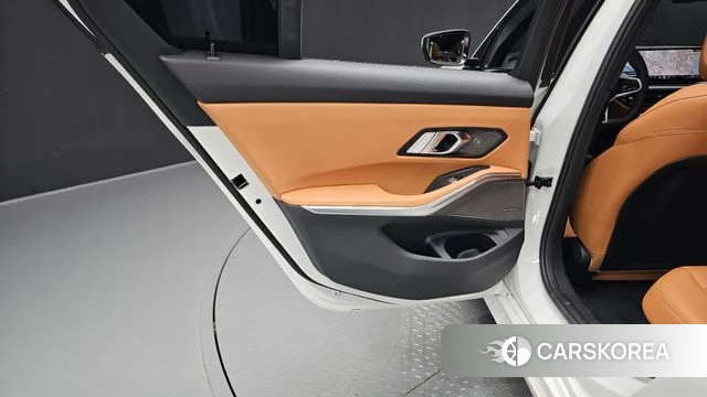 BMW 3 Series (G20) id 4474140 из Кореи 17