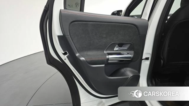 Mercedes-Benz GLA - Class H247 id 4284139 из Кореи 17