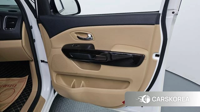 Kia The New Carnival id 4435573 из Кореи 17