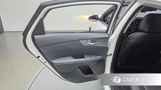 Kia Come New K3 id 4331420 из Кореи 17