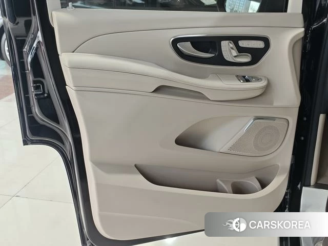 Mercedes-Benz V-class id 4264969 из Китая 17
