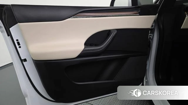 Tesla Model X id 4854338 из Кореи 17