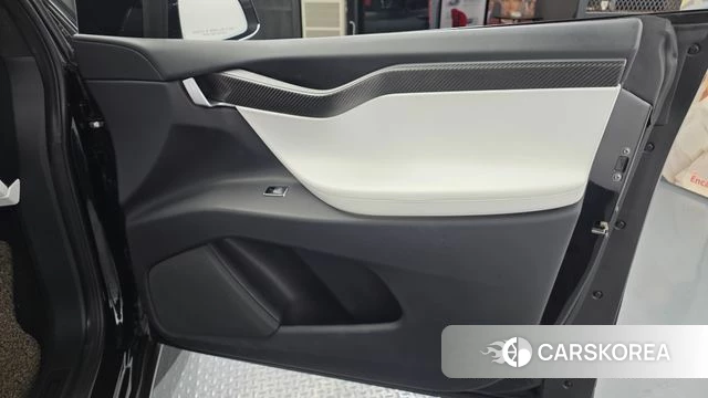 Tesla Model X id 4435570 из Кореи 17