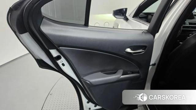 Lexus UX250h id 4849783 из Кореи 17