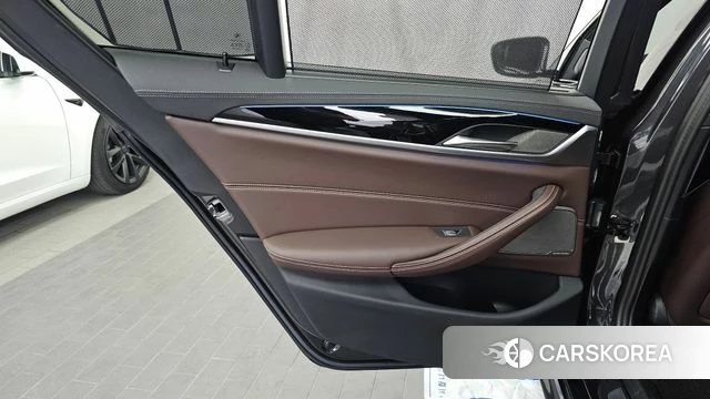 BMW 5 Series (G30) id 4395101 из Кореи 17