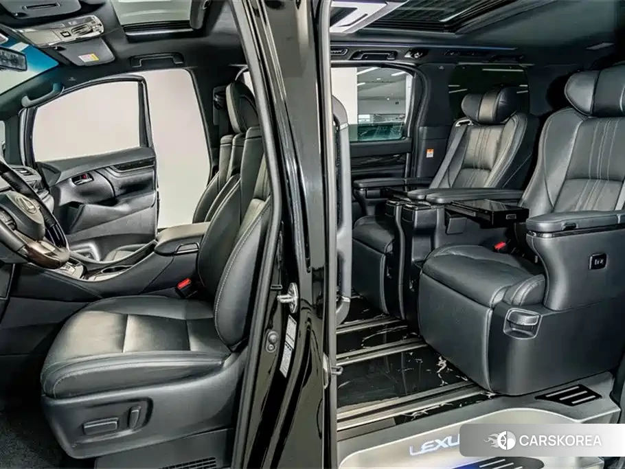 Lexus LM id 4589086 из Китая 17