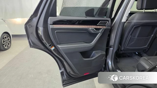 Volkswagen Touareg 3rd generation id 4200650 из Кореи 17