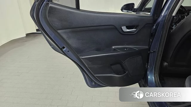 Kia Stonic id 4794758 из Кореи 17