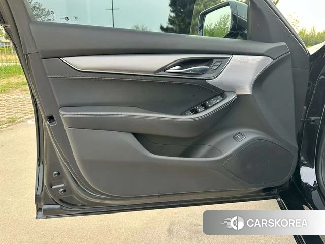 Cadillac CT5 id 4208873 из Китая 17