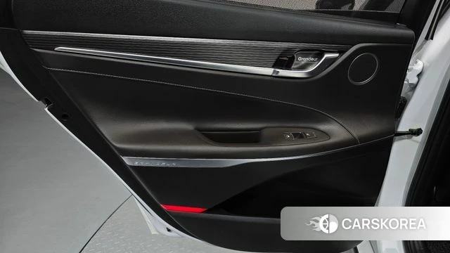 Hyundai Grandeur IG Hybrid id 4325594 из Кореи 17