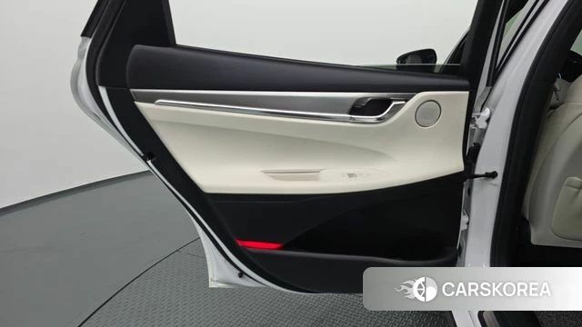 Hyundai The New Grandeur IG Hybrid id 4922572 из Кореи 17