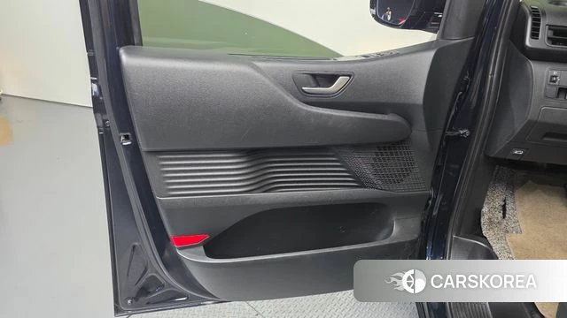 Hyundai Staria id 4635619 из Кореи 17