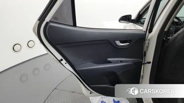 Kia Stonic id 4596468 из Кореи 17