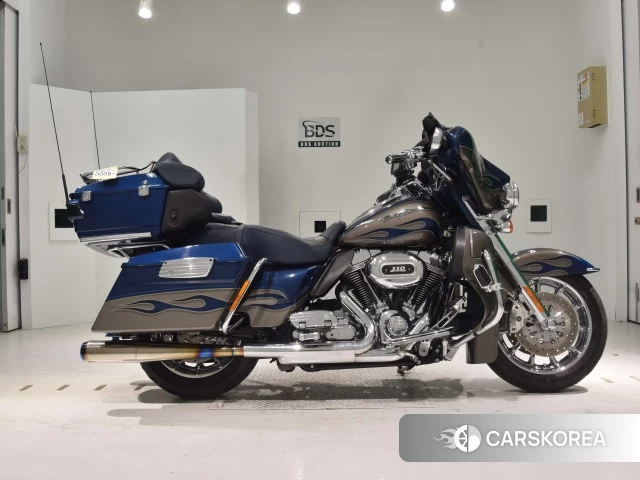 Проданный Harley-Davidson Electra Glide FLHTCUSE1800 CVO 2010 из Японии