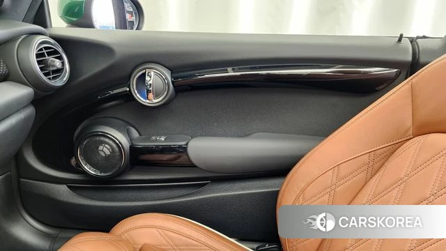 Mini Cooper S Convertible id 4284577 из Кореи 17