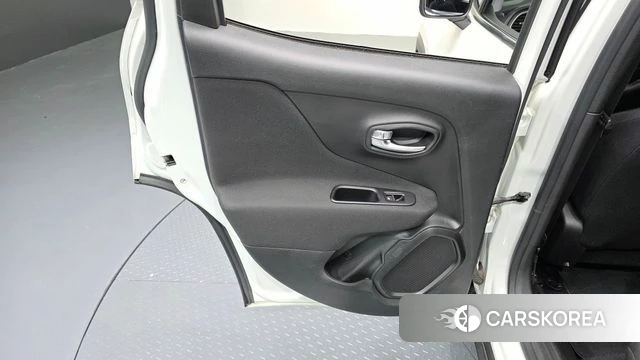Jeep Renegade id 4495731 из Кореи 17