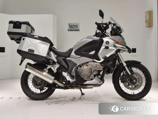 Проданный Honda VFR1200X DCT 2016 из Японии