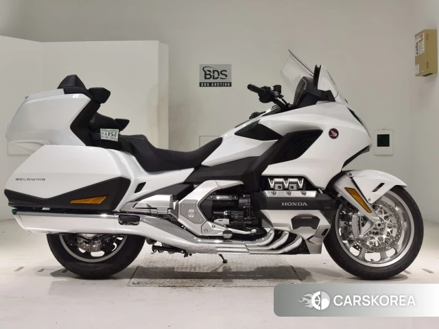 Проданный Honda GL1800 TOUR DCT 2024 из Японии