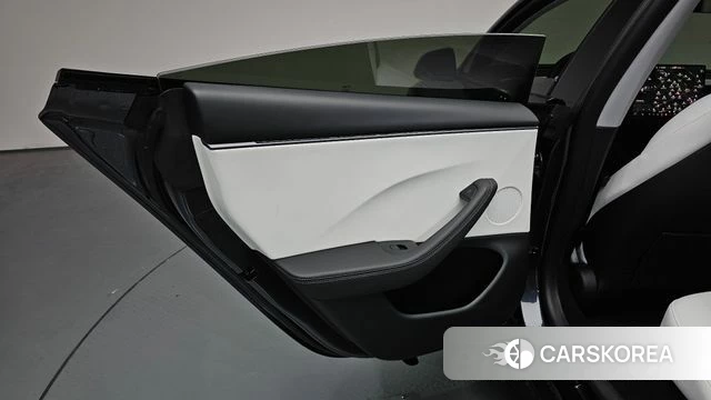 Tesla Model 3 id 4527532 из Кореи 17