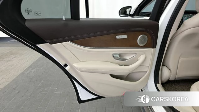Mercedes-Benz E-Class W213 id 4310662 из Кореи 17