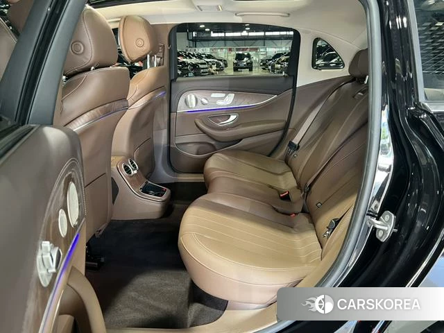 Mercedes-Benz E-class id 4279334 из Китая 17
