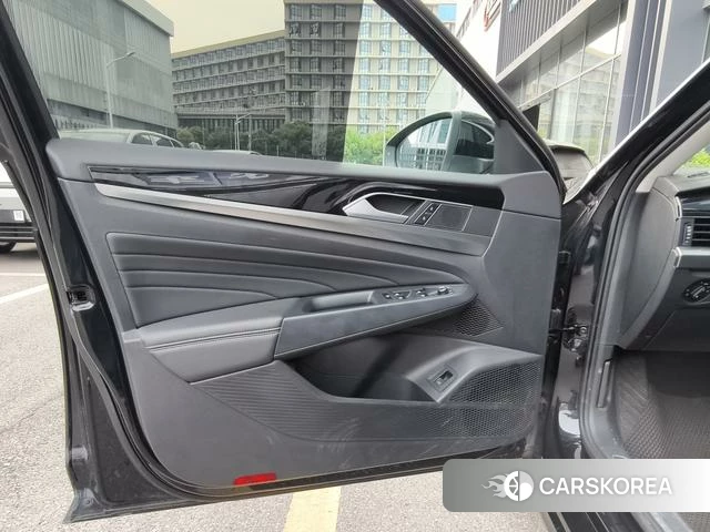 Volkswagen Passat id 4314306 из Китая 17