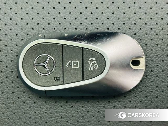 Mercedes-Benz Class C id 4297411 из Китая 17