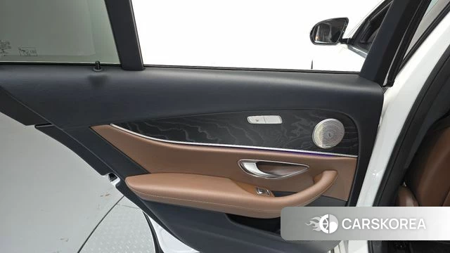 Mercedes-Benz E-Class W213 id 4873368 из Кореи 17