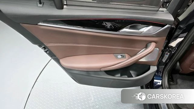 BMW 5 Series (G30) id 4292558 из Кореи 17