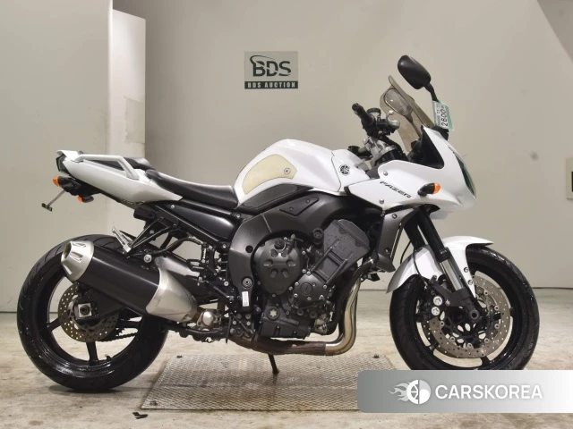 Проданный Yamaha FZ1 FEATHER 2010 из Японии