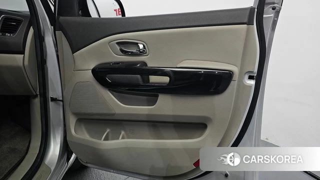 Kia All New Carnival id 4596485 из Кореи 17