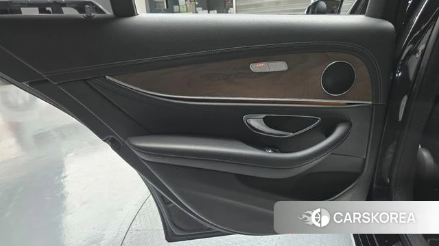 Mercedes-Benz E-Class W213 id 4331706 из Кореи 17